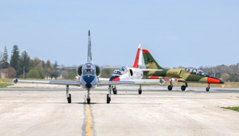 taxiing L39s