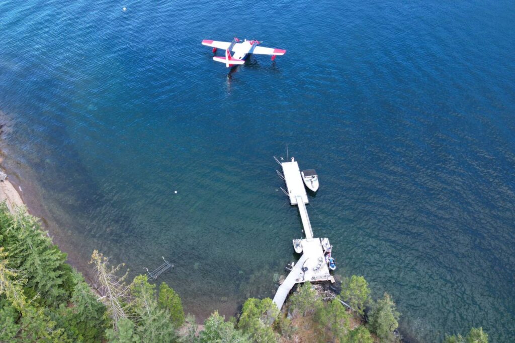 10 Grumman Albatross HU-16 ported on water