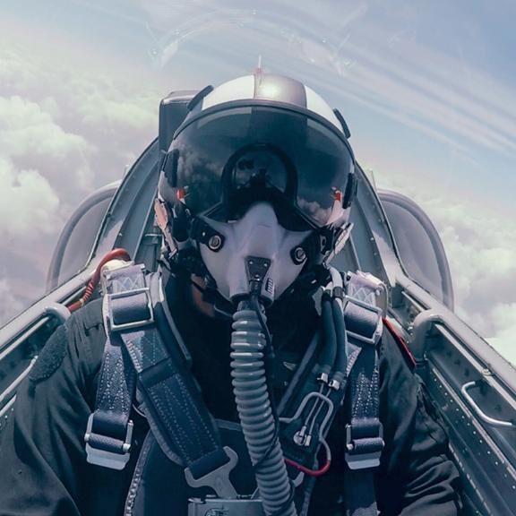 tactical instructor pilot flying in L39 cockpit
