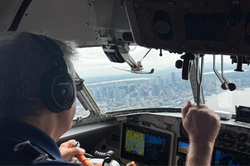 4 upgraded HU16 cockpit