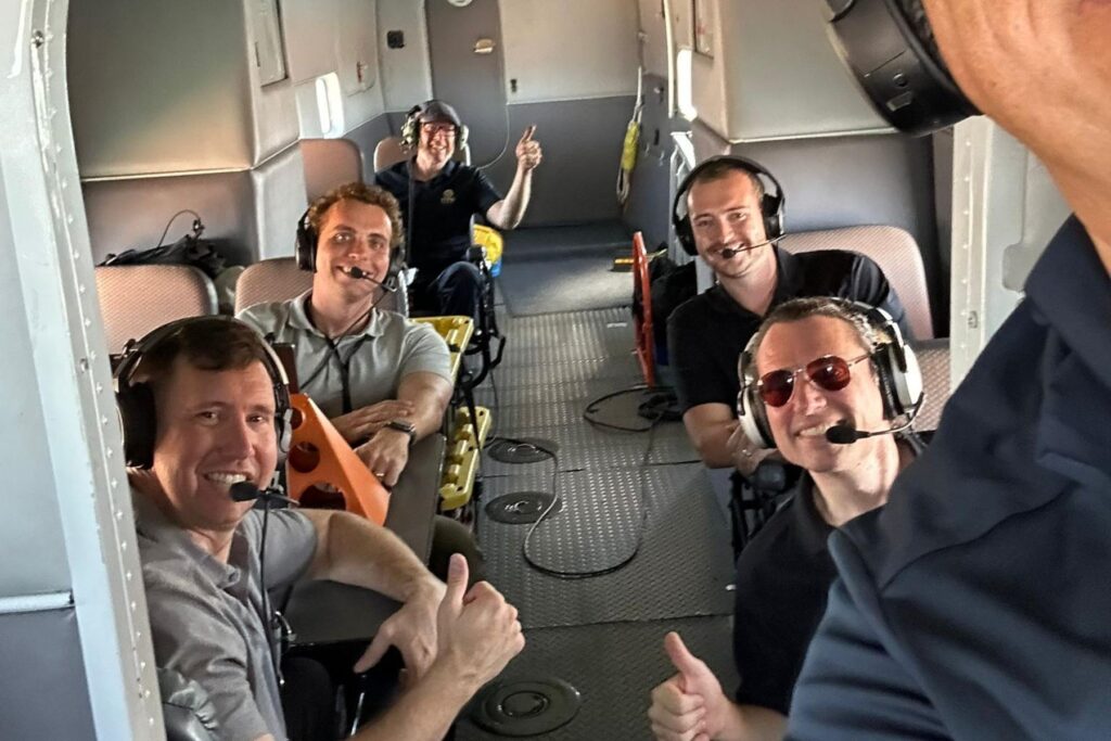 5 passengers inside HU-16