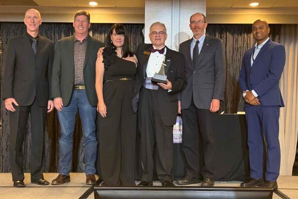 2 John Marris being awarded Kelly Johnson award