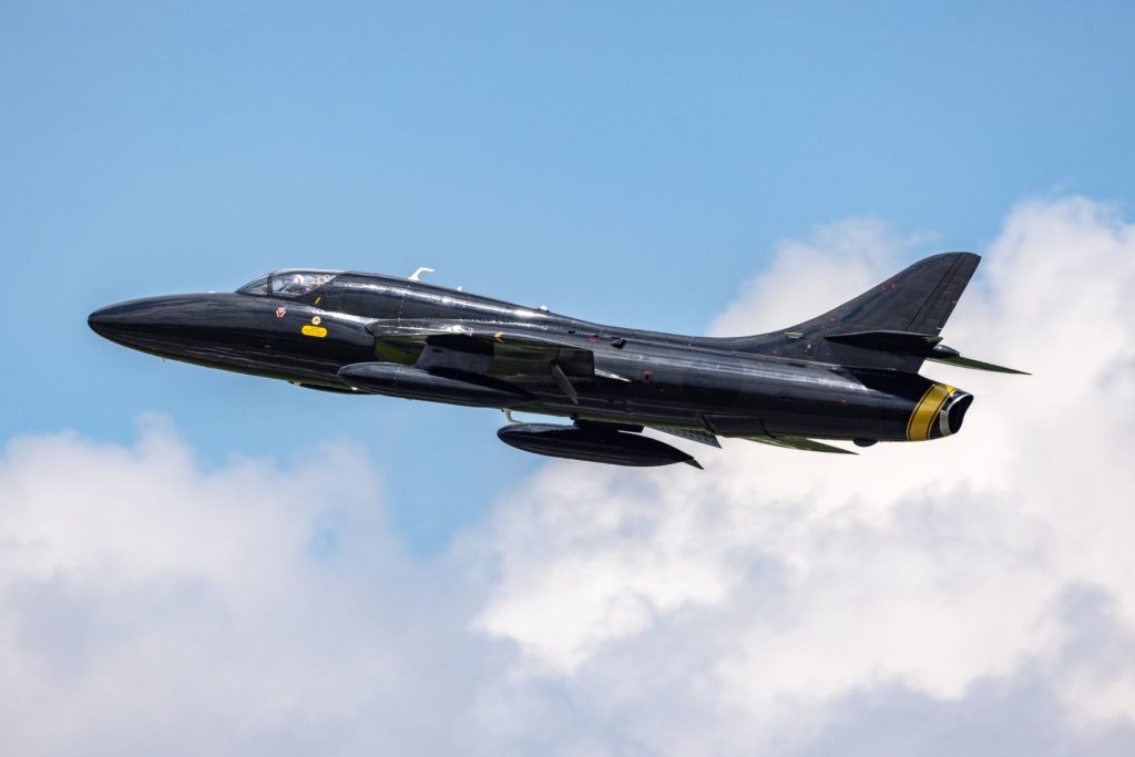 T7 Hawker Hunter side angle flying