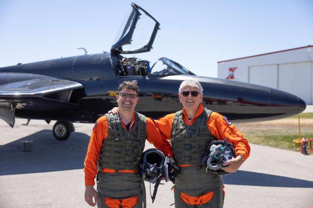 Thiago Macedo and Giorgio Clementi in front of Hawker Hunter 5STA