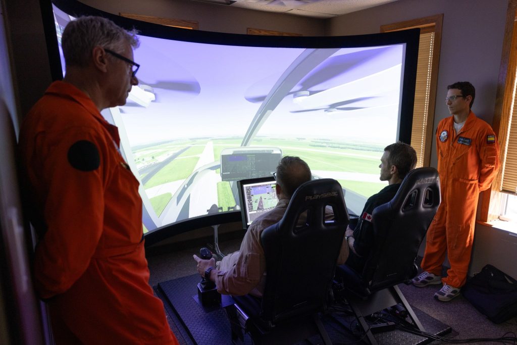ITPS students in eVTOL simulator