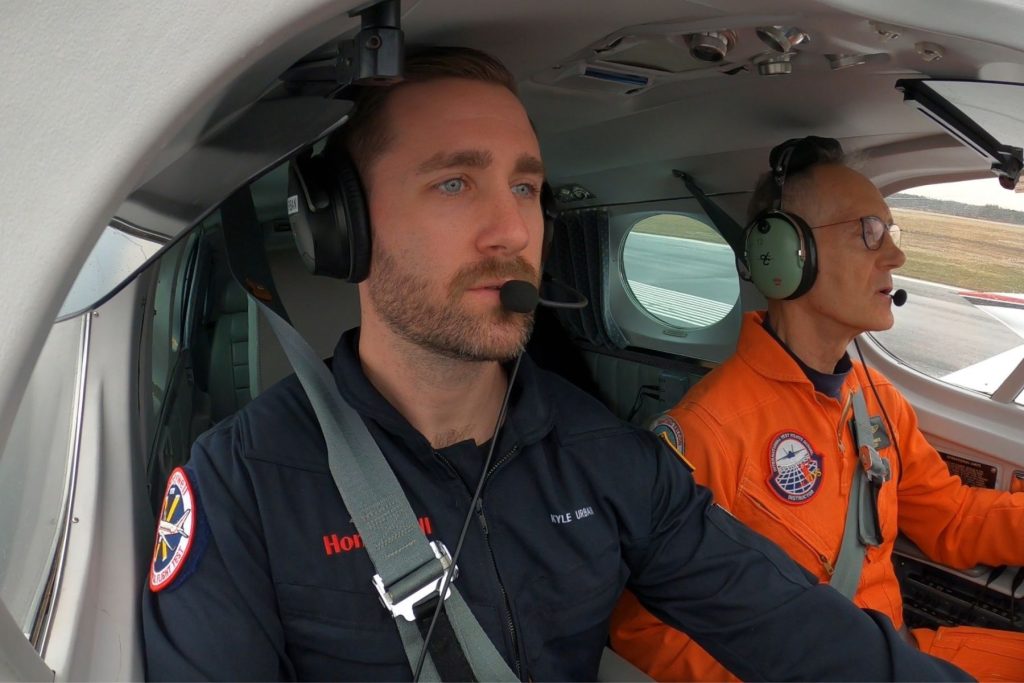 4 Honeywell Aerospace student in cockpit with ITPS instructor Alain Lacharite