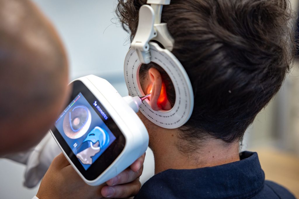12 equipment analyzing ear for custom piece earphones