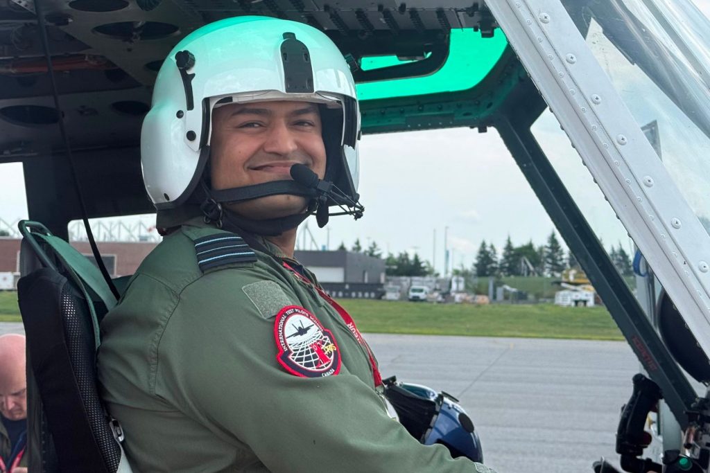 ITPS RW student in NRC VSS cockpit